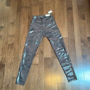 Womens Offline AE Leggings